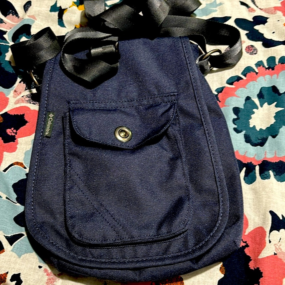Columbia cross body purse-blue